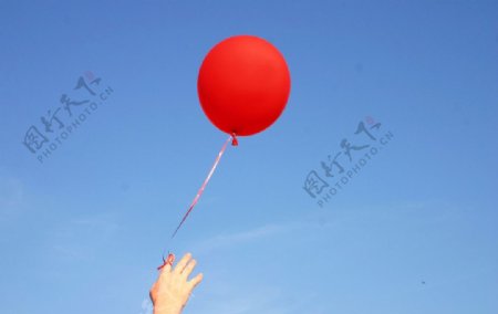 放飞气球图片