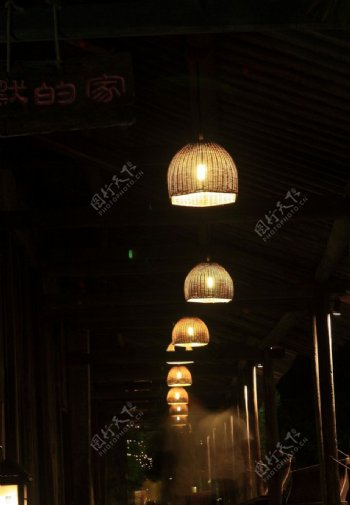 乌镇走廊夜灯图片