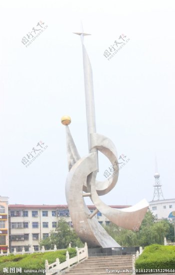 宝城广场雕塑图片