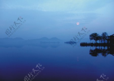 平湖秋月图片