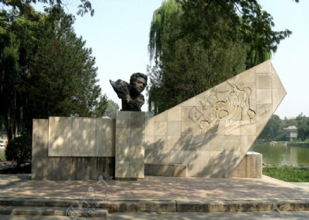 裕西公园王德恒纪念碑图片
