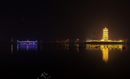 龙湖之夜图片