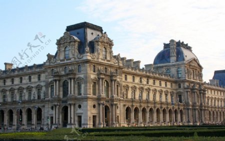 卢浮宫建筑图片