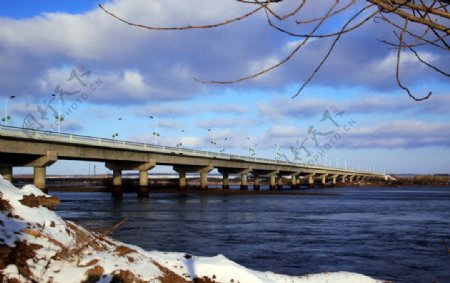 冬日嫩江桥图片