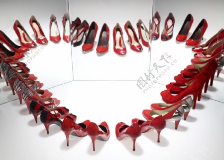各种款式红颜色的女鞋图片