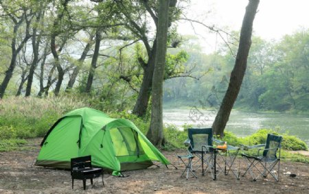 帐篷青山绿水旅游美景树子图片