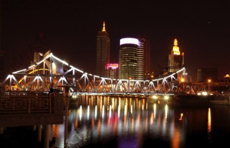 解放桥美丽夜景图片