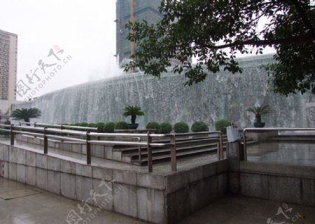 广州东站喷泉图片