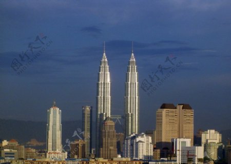 吉隆坡石油双子大厦高楼建筑群图片