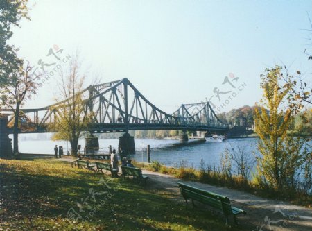 欧式桥建筑近景图片