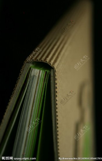 绿色出行书籍装帧设计图片