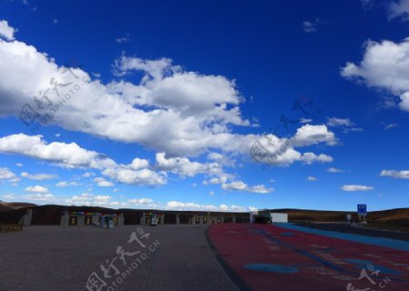 川藏线上的蓝天白云图片