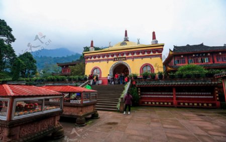 峨眉山万年寺图片