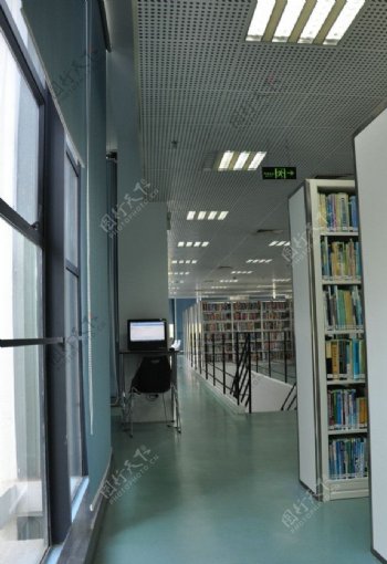 深圳大学图书馆图片