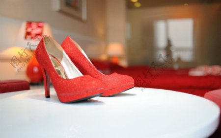 红色女鞋图片