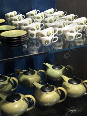 碟子茶壶图片