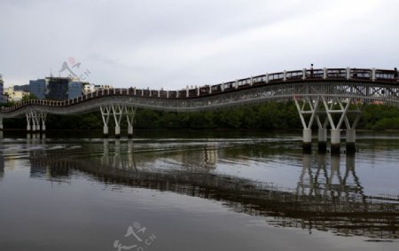 波纹桥图片