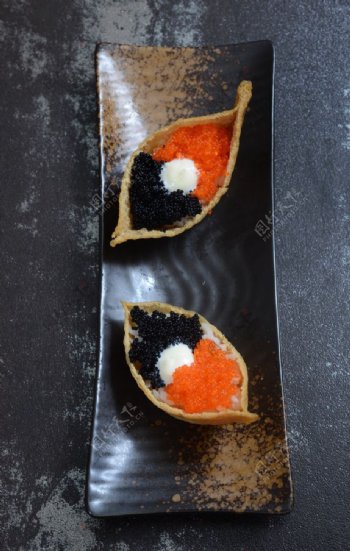 腐皮寿司双色蟹籽图片