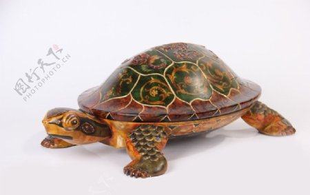 木质海龟造型的摆件图片