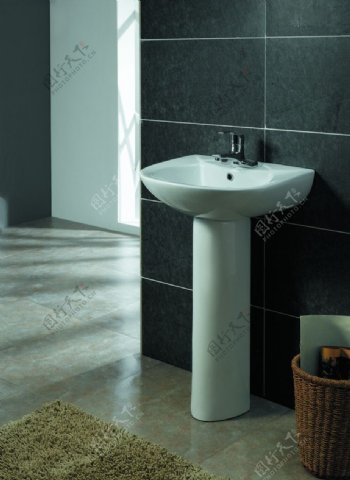 卫浴柱盆镜子卫生间图片