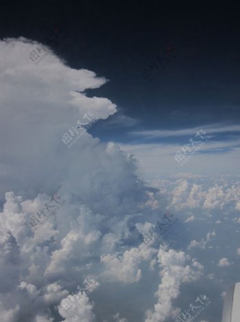 高空中的云朵图片