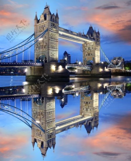 高清伦敦塔桥图片