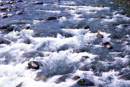 自然山水河流图片