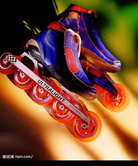 运动器材溜冰鞋图片