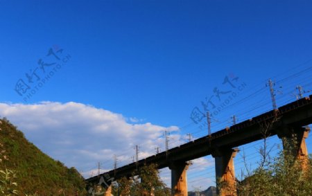 山中铁路图片