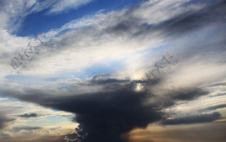 航拍云层图片