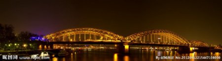宽幅大桥夜景图片