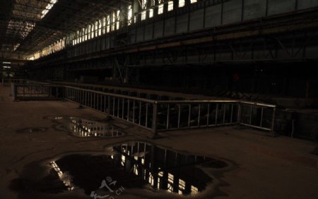 钢铁工厂旧厂房图片