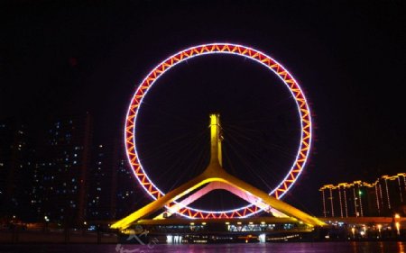 天津晚上的摩天轮图片
