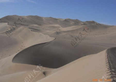 沙漠之巅图片