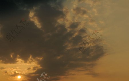 海边夕阳天空图片