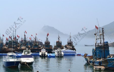 清晨渔人码头照片图片