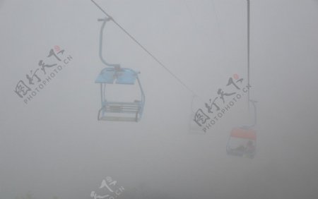 罗浮山索道云雾里图片
