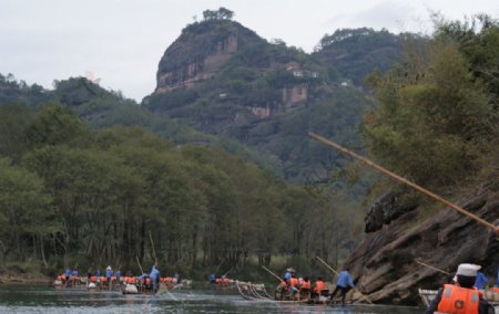 武夷山竹筏漂流图片