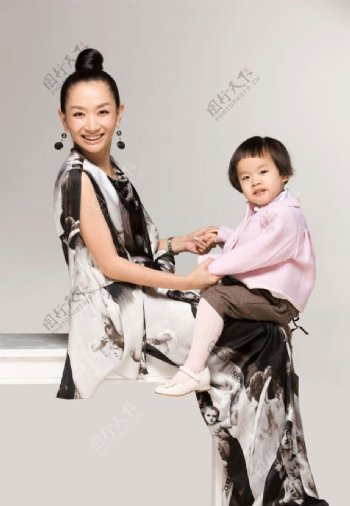 王芳和女儿图片