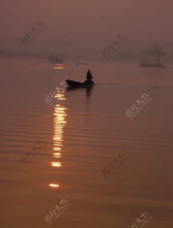 三江口的早晨图片