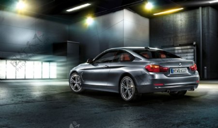 全新BMW轿跑图片