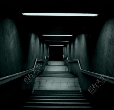 地铁楼梯图片