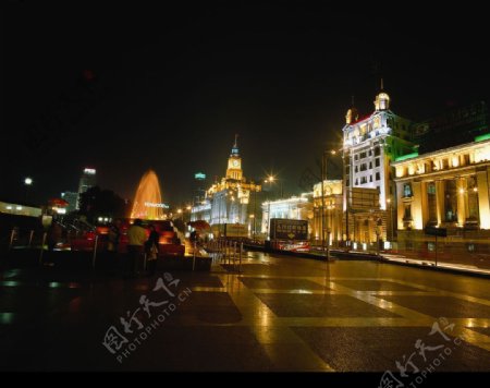 北京建筑夜景道路图片