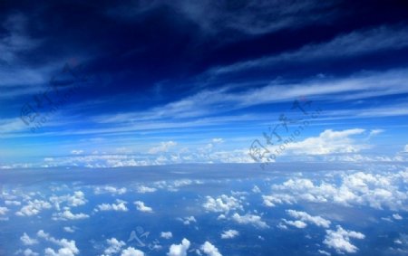 蔚蓝天空图片