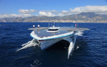 太阳能动力游艇图片