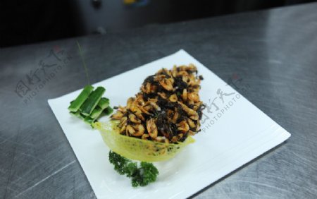龙井酥河虾图片