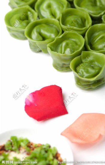 唯美蔬菜饺子图片