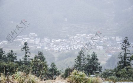 村庄雪景图片