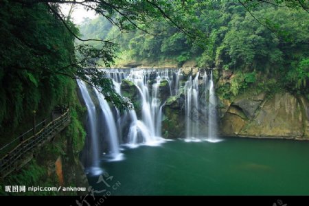 台湾十分瀑布图片