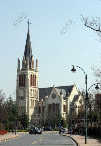 泰晤士小镇上的教堂图片